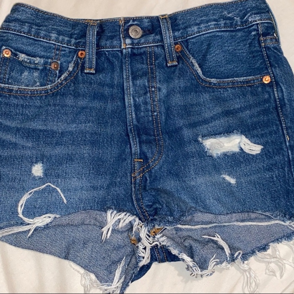 501 Levi’s Jean Shorts - Picture 5 of 5